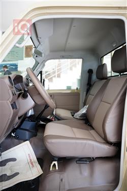 Toyota Land Cruiser 70 Pickup